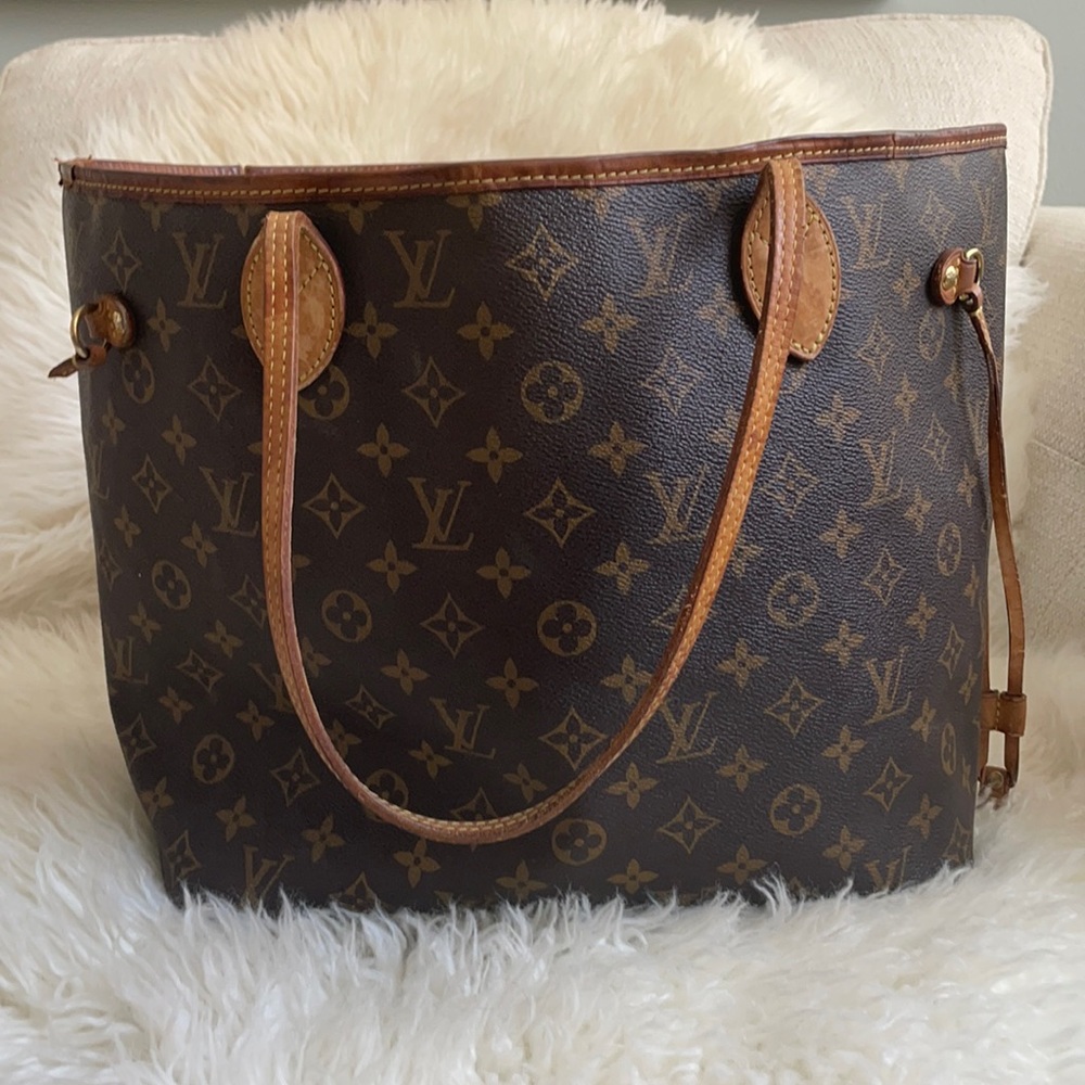 Louis Vuitton MM Neverfull